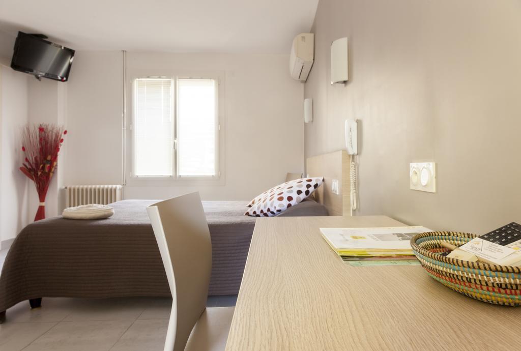 Logis Hotel Restaurant Le Flamant Rose Camargue Albaron ภายนอก รูปภาพ