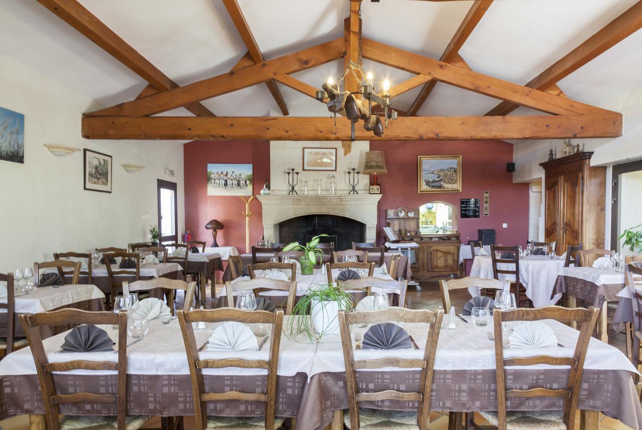 Logis Hotel Restaurant Le Flamant Rose Camargue Albaron ภายนอก รูปภาพ